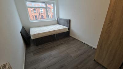 4 bed flat, neat MRI hospital Oxford rd, uni Main Photo