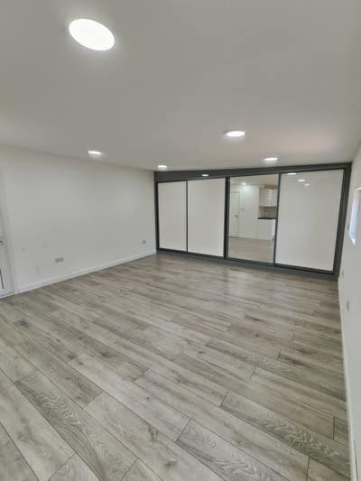 One spacious studio room available/all bills! Main Photo