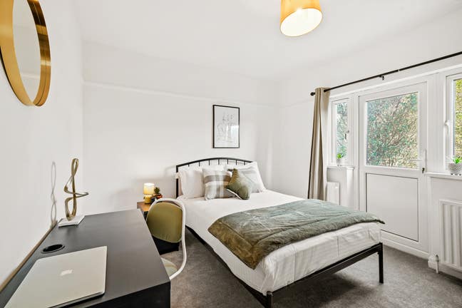 Newly Refurbished House *No Deposit* Main Photo