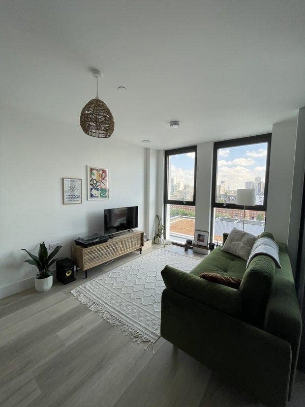 1 Bed Flat To Rent - Short Let Main Photo