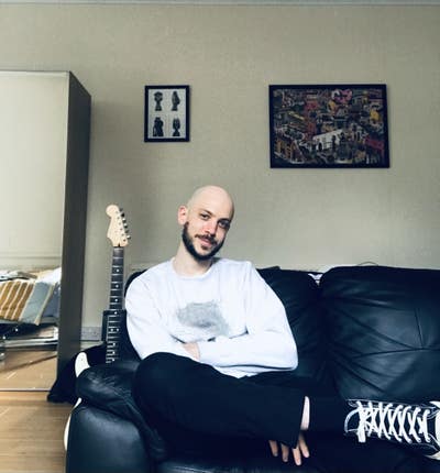 Professional male looking for room Main Photo