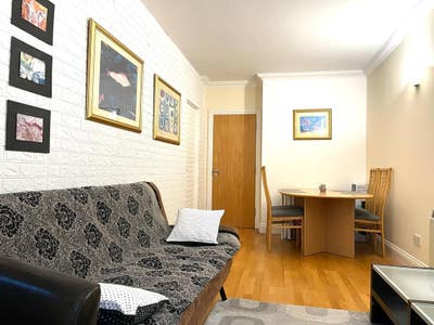 Studio with Ensuite and Kitchen & 1 Double Bedroom Main Photo