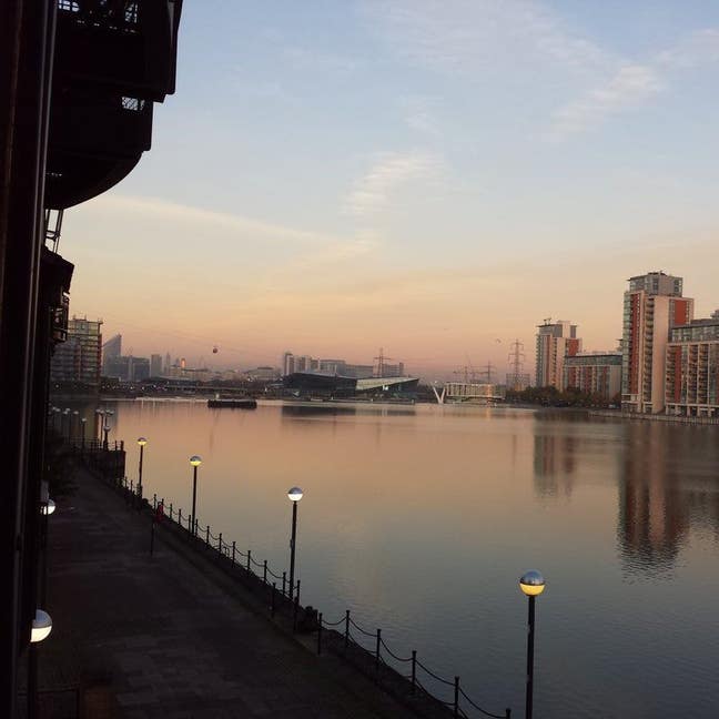 Waterside Apartment - Victoria Dock  Main Photo
