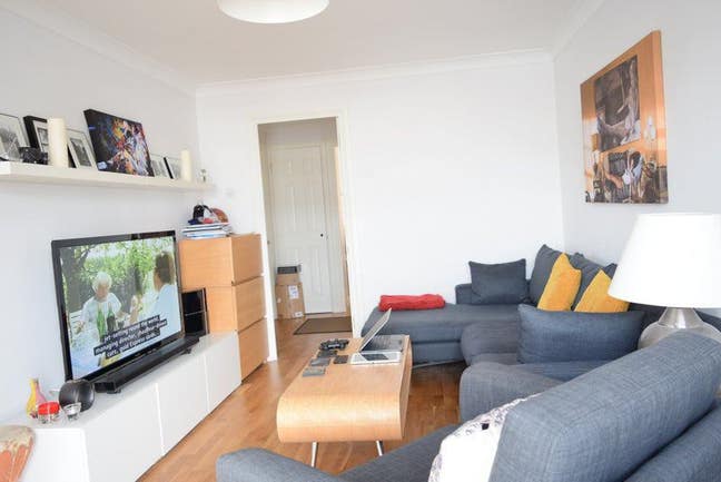 Waterside Apartment - Victoria Dock  Main Photo