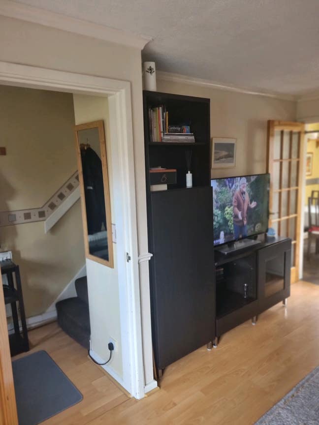 Room in two bedroom house  Main Photo