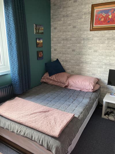  Clean, tidy, spacious and quiet double room Main Photo