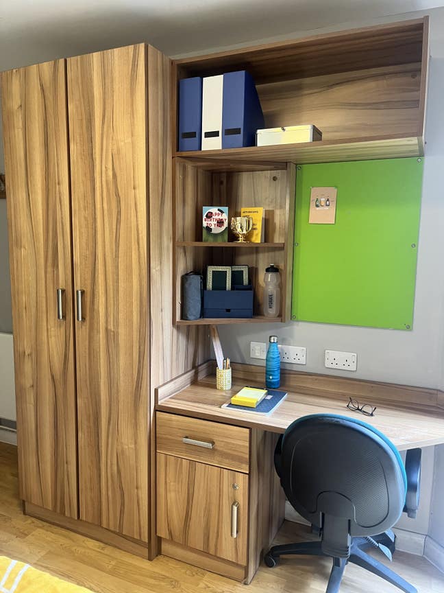 Room in a 2 bed flat.(shared bathroom) Main Photo