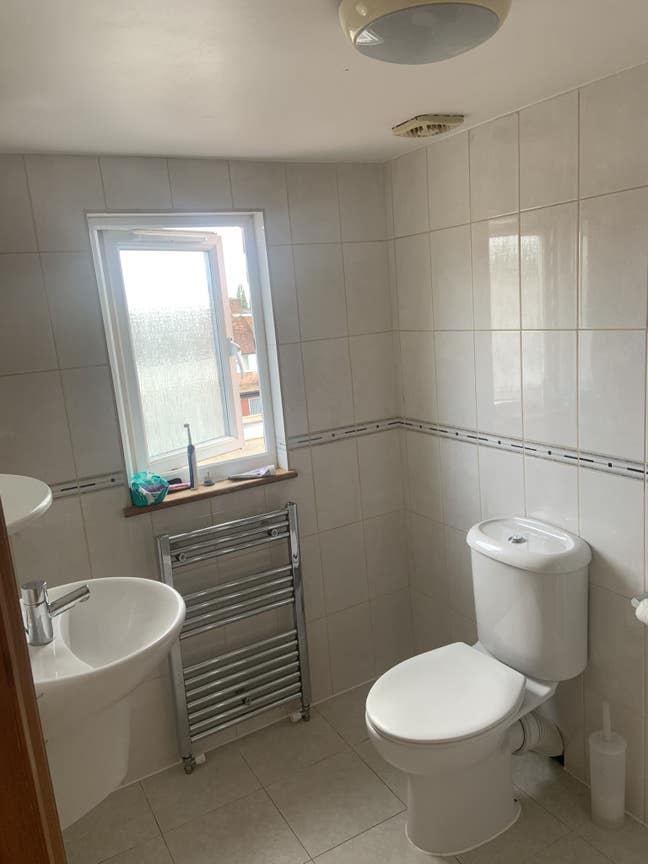 Double room-en-suite/ Double room shared bathroom  Main Photo