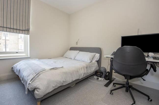 Room for rent Main Photo