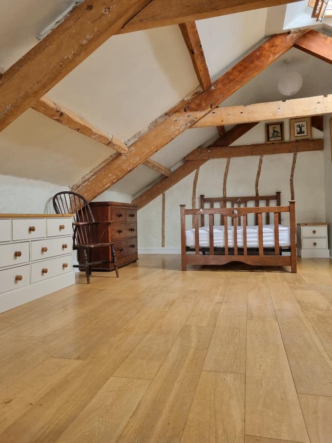 Nice house , central Narberth. Suit Artist or make Main Photo