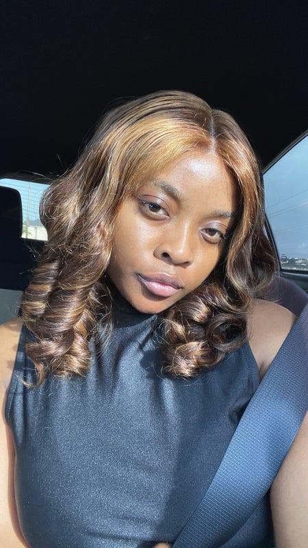 I am a 25 year old full time professional . I... Main Photo