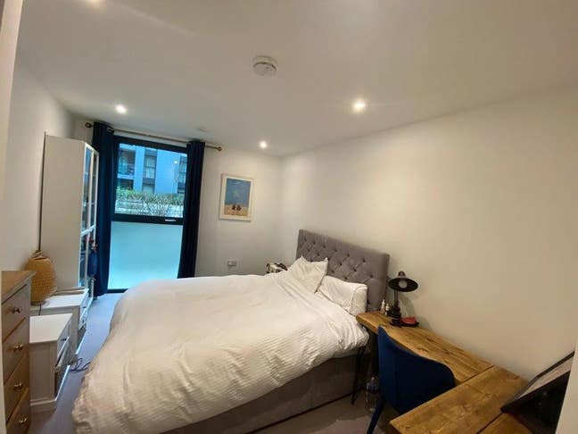 Double room to let in modern flat n Greenwich  Main Photo