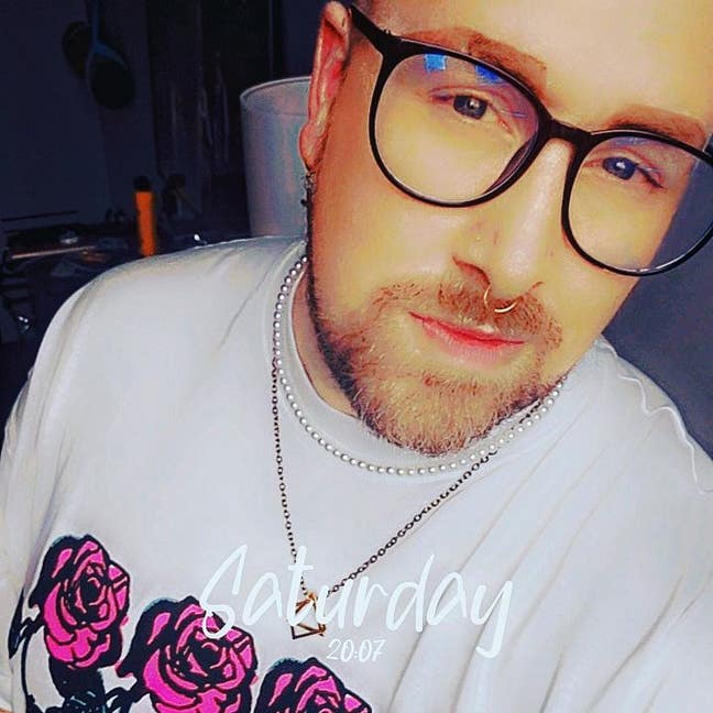 Looking to move to Manchester  Main Photo