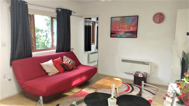 Detached Studio, 1 Bed spacious modern Annexe CB1 Main Photo