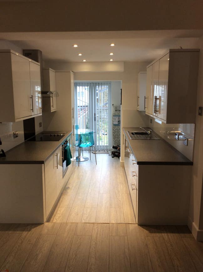 Single ensuite room  Main Photo
