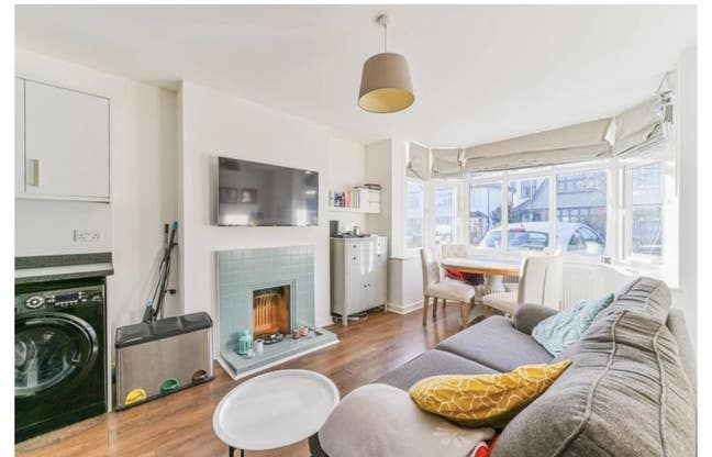 Newly decorated room in beautiful apartment  Main Photo