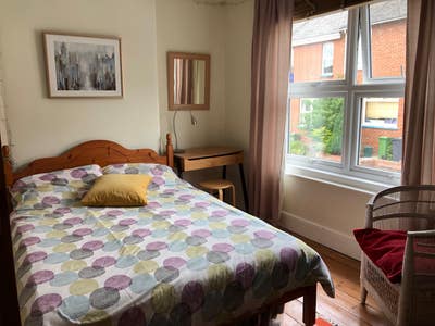 Double Room near Exeter St David’s  Main Photo
