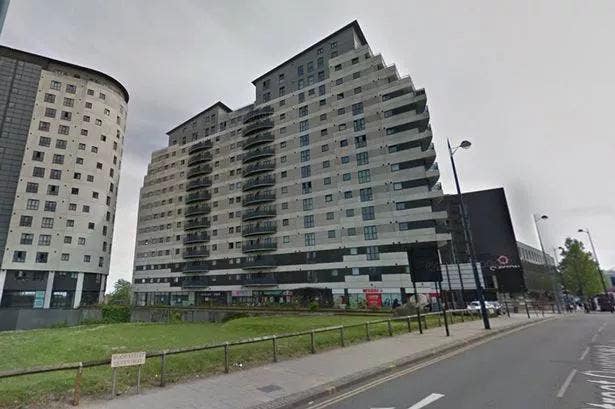 1 large bedroom luxury apartment with balcony Main Photo