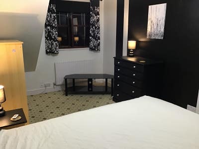 Room to let Hawley  Main Photo