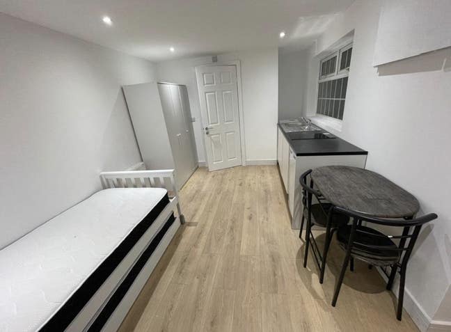 Shared studio/furnished/Parking,Entrance Main Photo