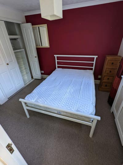 Double ensuite with very easy A23 access Main Photo