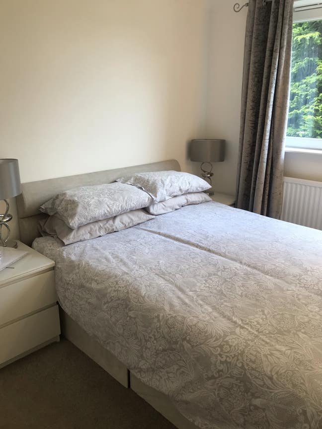 Monday - Friday. Lovely Double Furnished Room  Main Photo