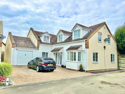 Luxurious house quiet village location  Main Photo