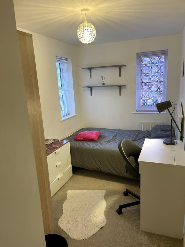 Double room to rent for weekend, furnished. Main Photo