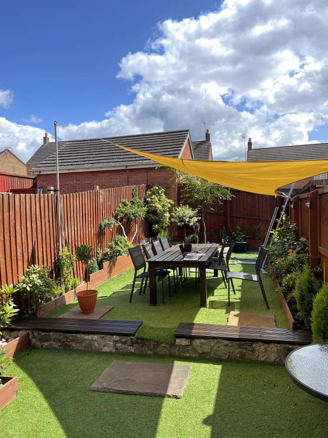 Double bedroom@Luxury house+living room+garden!  Main Photo