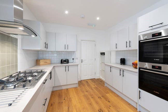 Double Room - £100 off First Months Rent  Main Photo