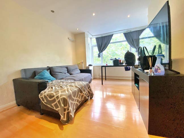 Amazing 2 bedroom flat  Main Photo