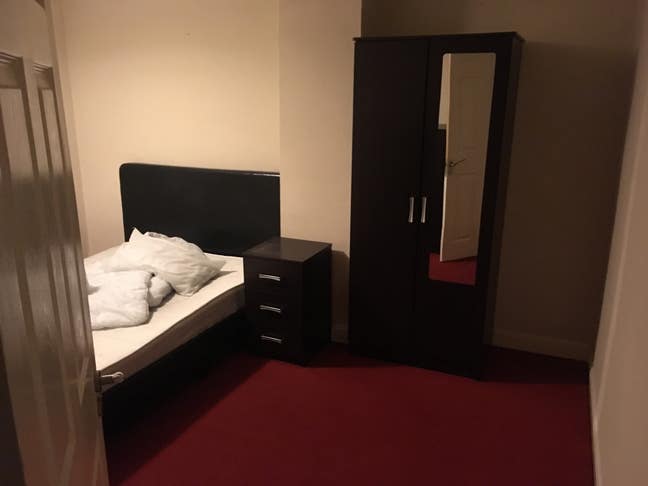Large Double Room to Let Main Photo