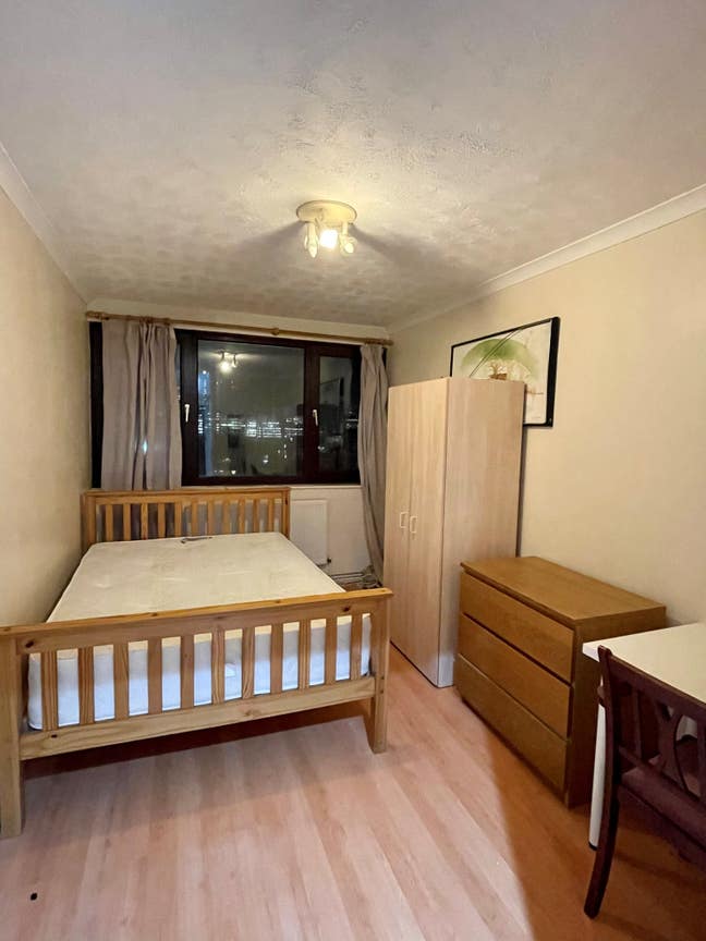 Canary Wharf, E14, Spacious 3 Bedroom Maisonette Main Photo