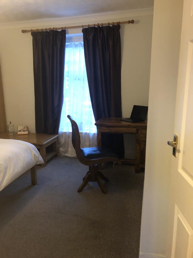 X2 Room to rent - double room & master bedroom  Main Photo