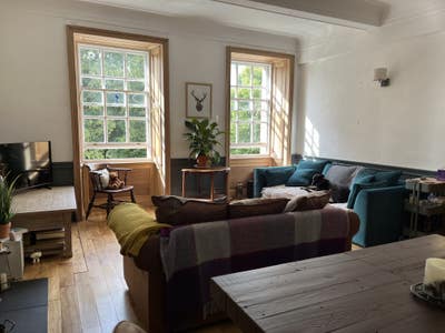 King room in period mansion flat Main Photo