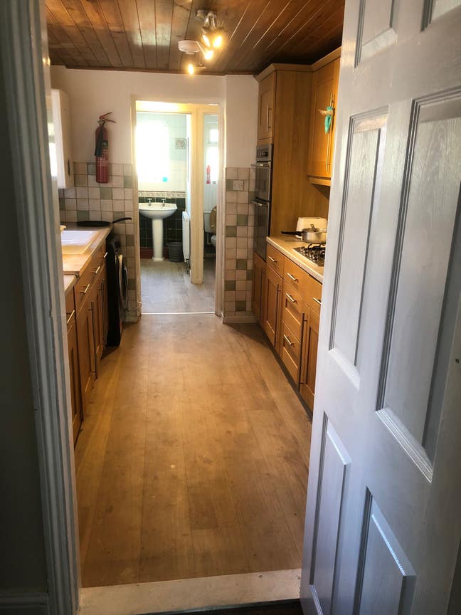 1 double bed and 1 single available  Main Photo