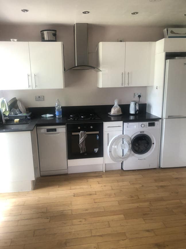 Fantastic 1 and 2 bedroom flats to rent Main Photo