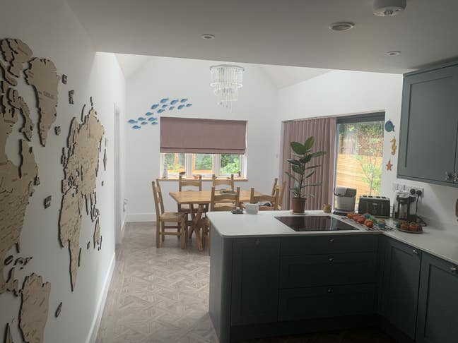 Double room with private bathroom by the seaside Main Photo