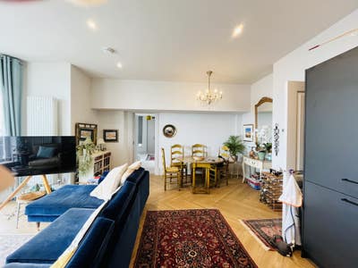 En-suite Double bedroom in a seafront apartment  Main Photo