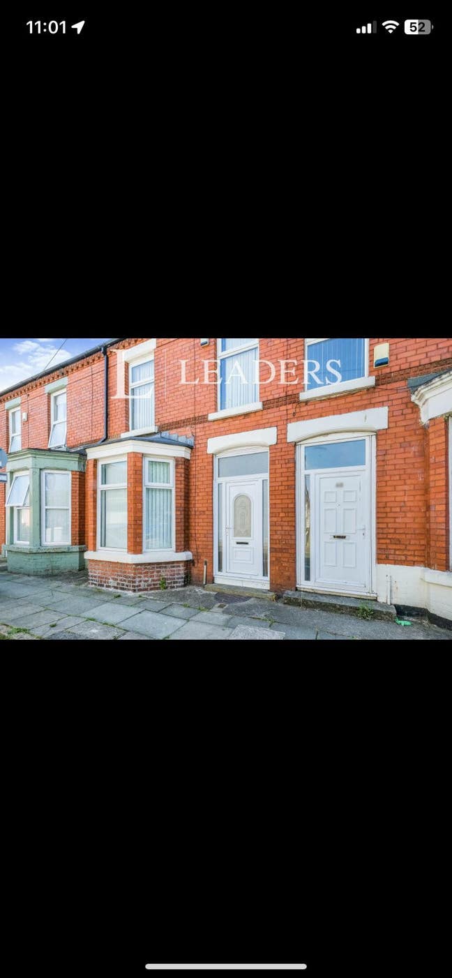 Double bedroom in recently refurbished house Main Photo