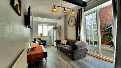 Newly refurbished Ensuite room for Professionals Main Photo