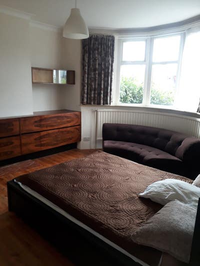 Huge, Lovely,Bright Room.Wifi & All Bills included Main Photo