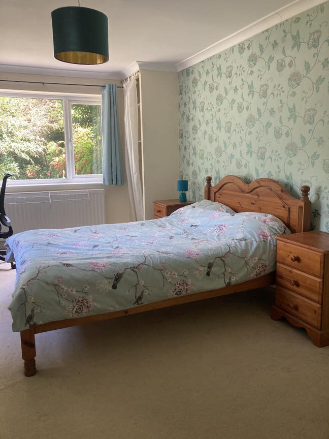 Double room in West End garden flat  Main Photo