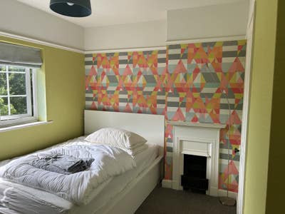 Furnished en-suite double bedroom near OX airport Main Photo