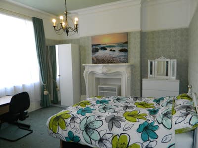 Lovely Single Room - Park lane/Interchange Main Photo