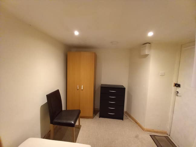 Private Studio Living at Room Price Main Photo