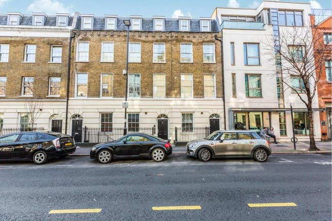 TOP FLOOR - 1 Bedroom Flat - Newly Refurbished Main Photo