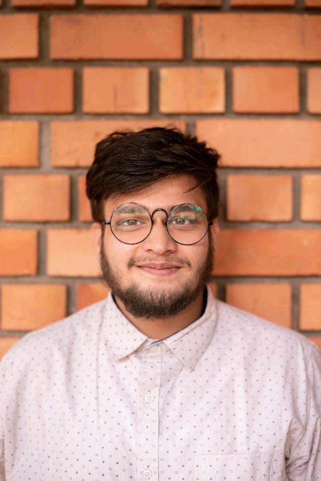 Seeking for a buddy to share flat or apartment Main Photo