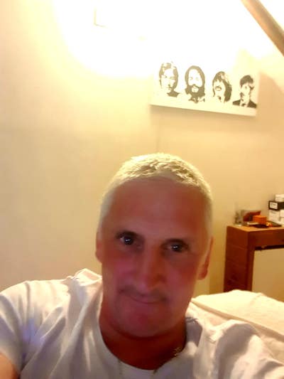 Professional Male seeks a double room Main Photo