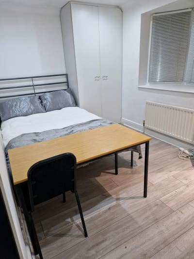 Three Studios One Double Rooms - All Bills Incl Main Photo